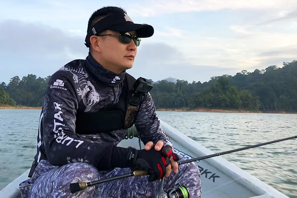 เสื้อกีฬาตกปลาพิมพ์ลาย