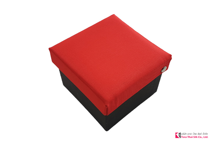 กล่องเนคไทมหาวิทยาลัยราชภัฏกำแพงเพชรทรงเต๋า